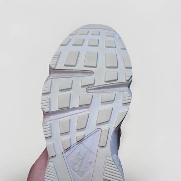 Nike Women Air Huarache Running Sneakers White Platinum Gum Size: 7.5 used - Picture 9 of 12